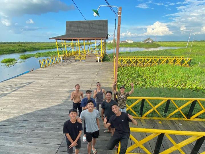 PENUNJANG: Dermaga Ulin Arena Wisata Balap Kerbau di Desa Bararawa sudah terbangun dan dilengkapi toilet. (Foto: Disporapar HSU/Radar Banjarmasin)