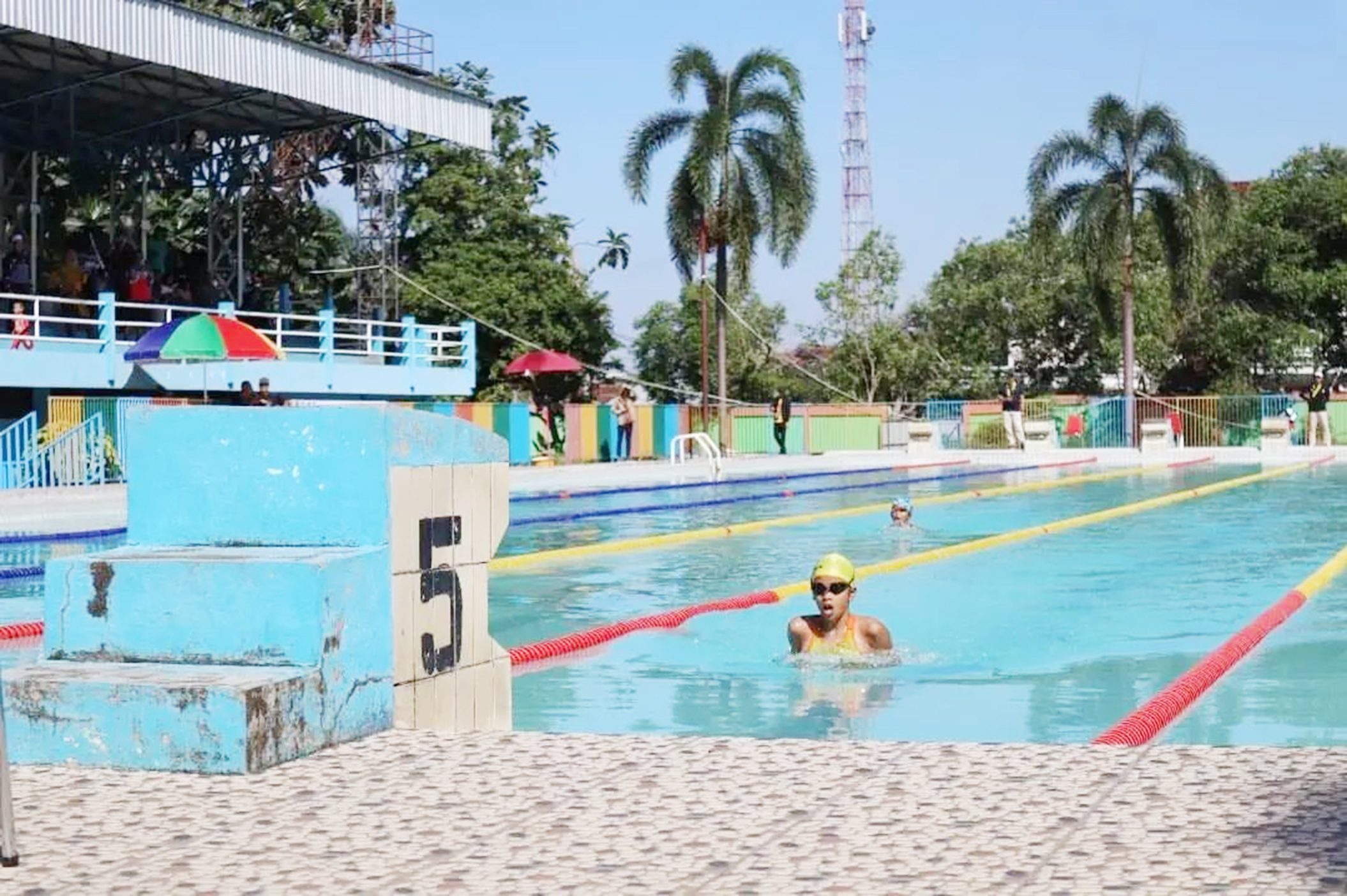 DIRENOVASI: Layanan pengunjung Kolam Renang Idaman terpaksa dibatasi selama proses renovasi berlangsung. (DISPORABUDPAR BANJARBARU)