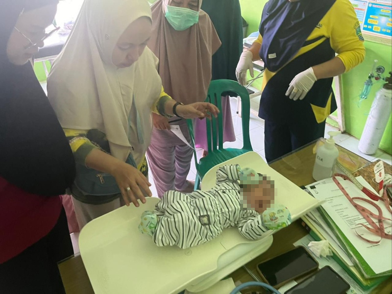 SEHAT: Bayi yang ditemukan berlumuran darah dalam ember di Kotabaru kini kondisinya sehat.