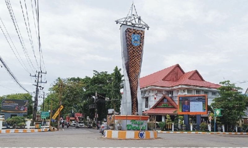 PUNYA MAKNA: Tugu Dodol sebagai landmark Kota Kandangan.