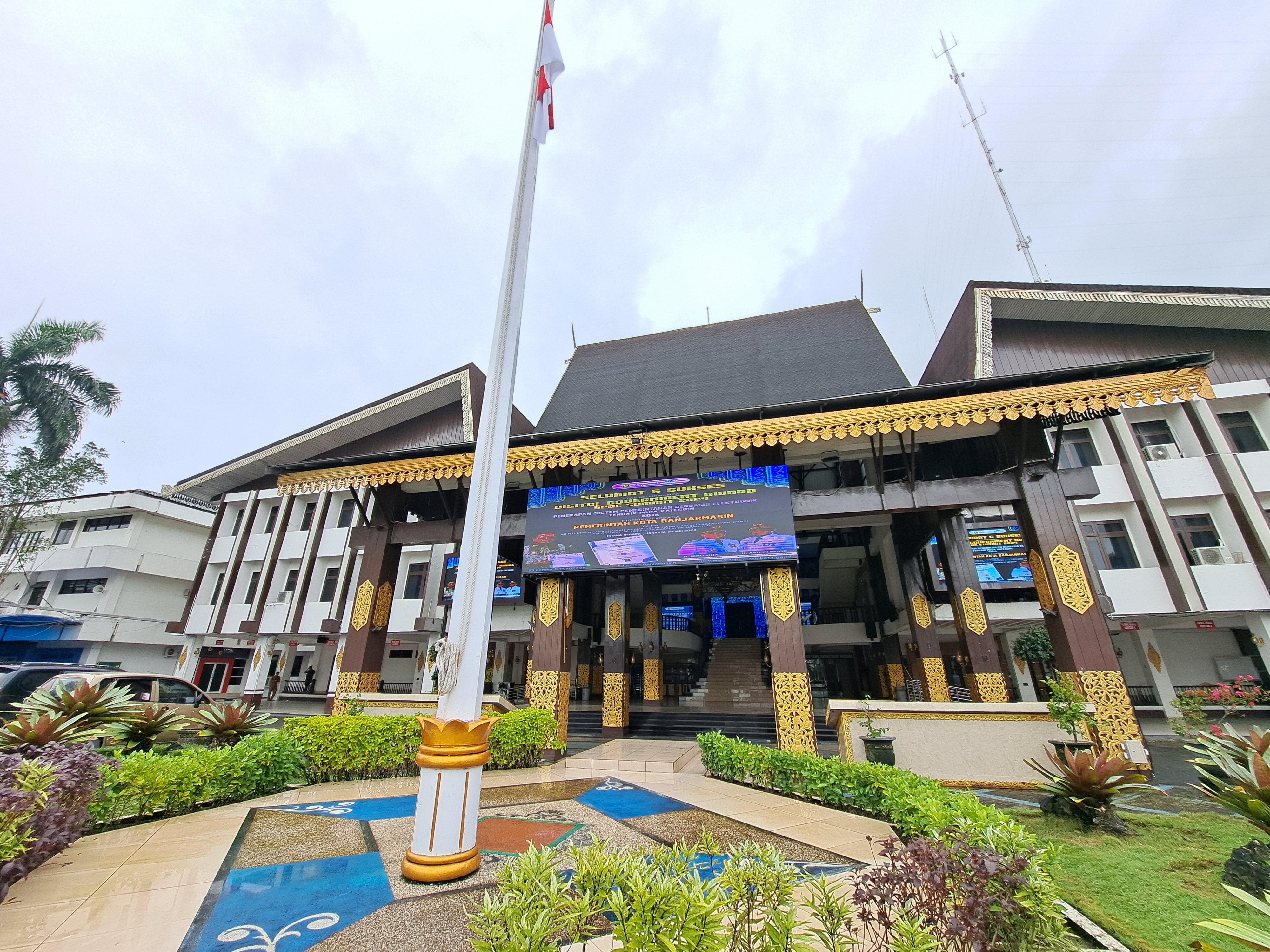 KANTOR PEMERINTAH:Potret Balai Kota Banjarmasin di Jalan RE Martadinata, Banjarmasin Tengah.(Foto:Wahyu Ramadhan/Radar Banjarmasin)