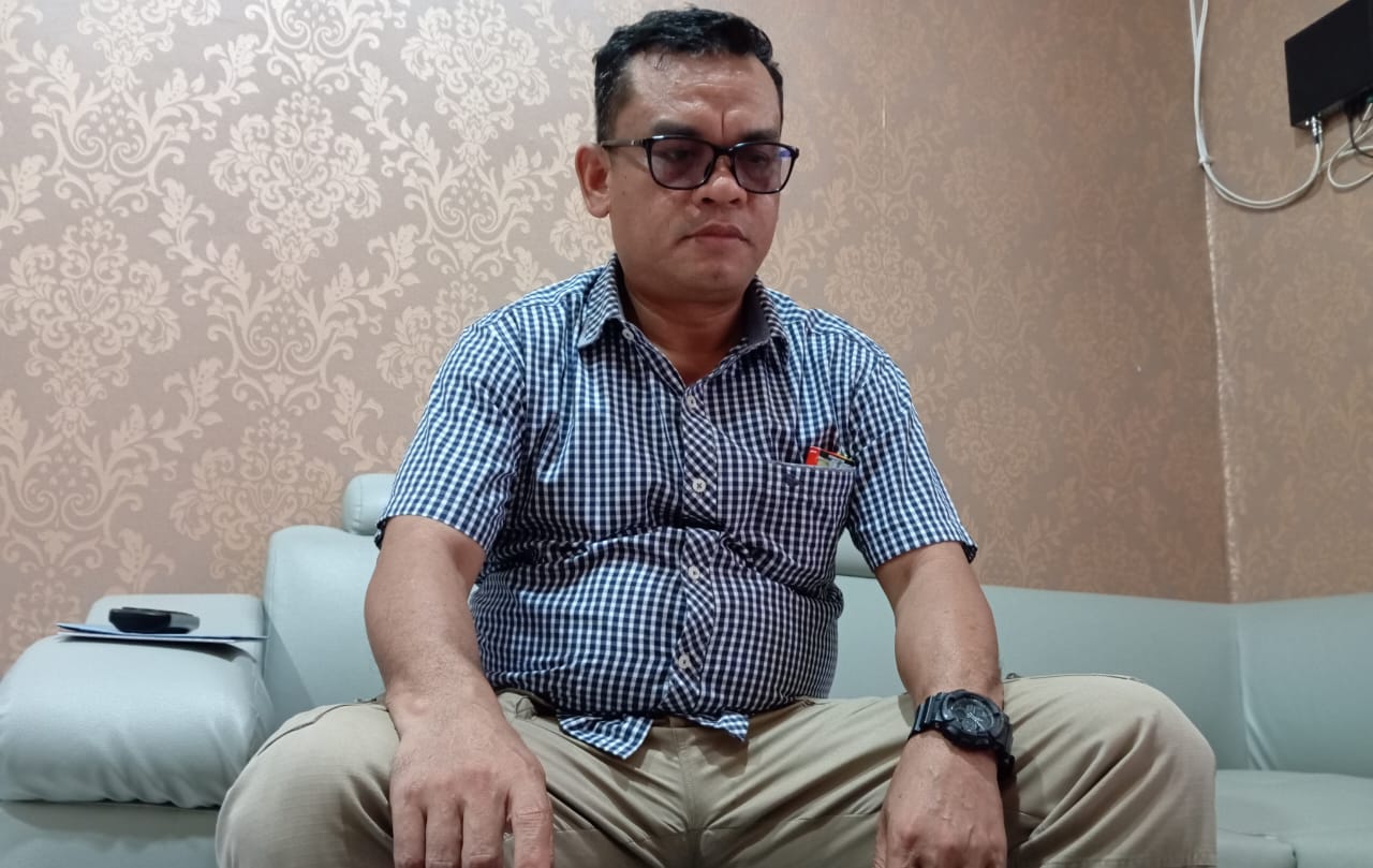 WAWANCARA: Kasat Narkoba Polres Tapin AKP Mara Halim Harahap di Ruangannya.