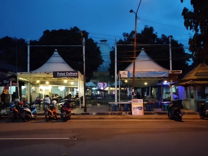 RAMAI: Suasana Minggu Raya yang dianggap sudah keluar dari konsep awal.
