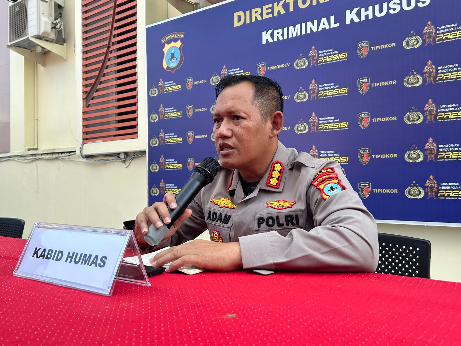 Kabid Humas Polda Kalsel, Kombes Pol Adam Erwindi.(Foto:Muhammad Oscar Fraby/Radar Banjarmasin)