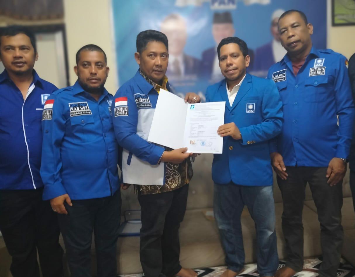 REKOMENDASI: Pakai jaket biru, Samsul Rizal dapat rekomendasi PAN untuk Pilkada HST. (Foto: PAN HST untuk Radar Banjarmasin)