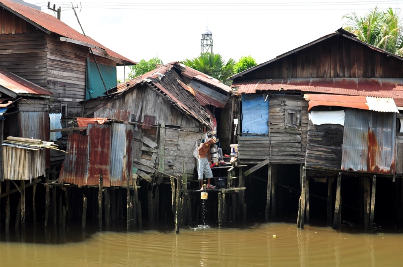 KAWASAN KUMUH: Permukiman kumuh di bantaran Sungai Kerukan, Jalan Jafri Zamzam, Banjarmasin Barat.