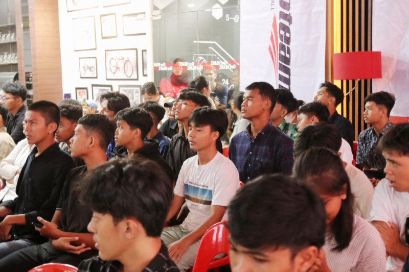 DRAWING: Suasana TM dan drawing Honda DBL with Kopi Good Day 2024 Kalimantan Series yang berlangsung di Honda Trio Motor, Banjarmasin, Minggu (28/7) siang.