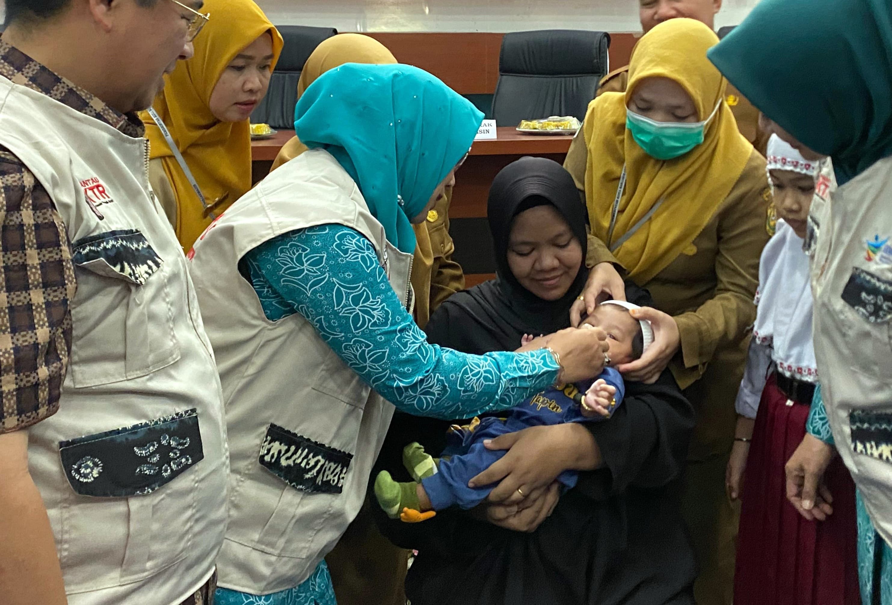 TUMBUH SEHAT: Pencanangan PIN Polio di Banjarmasin, belum lama tadi. (Foto: Wahyu Ramadhan/Radar Banjarmasin)