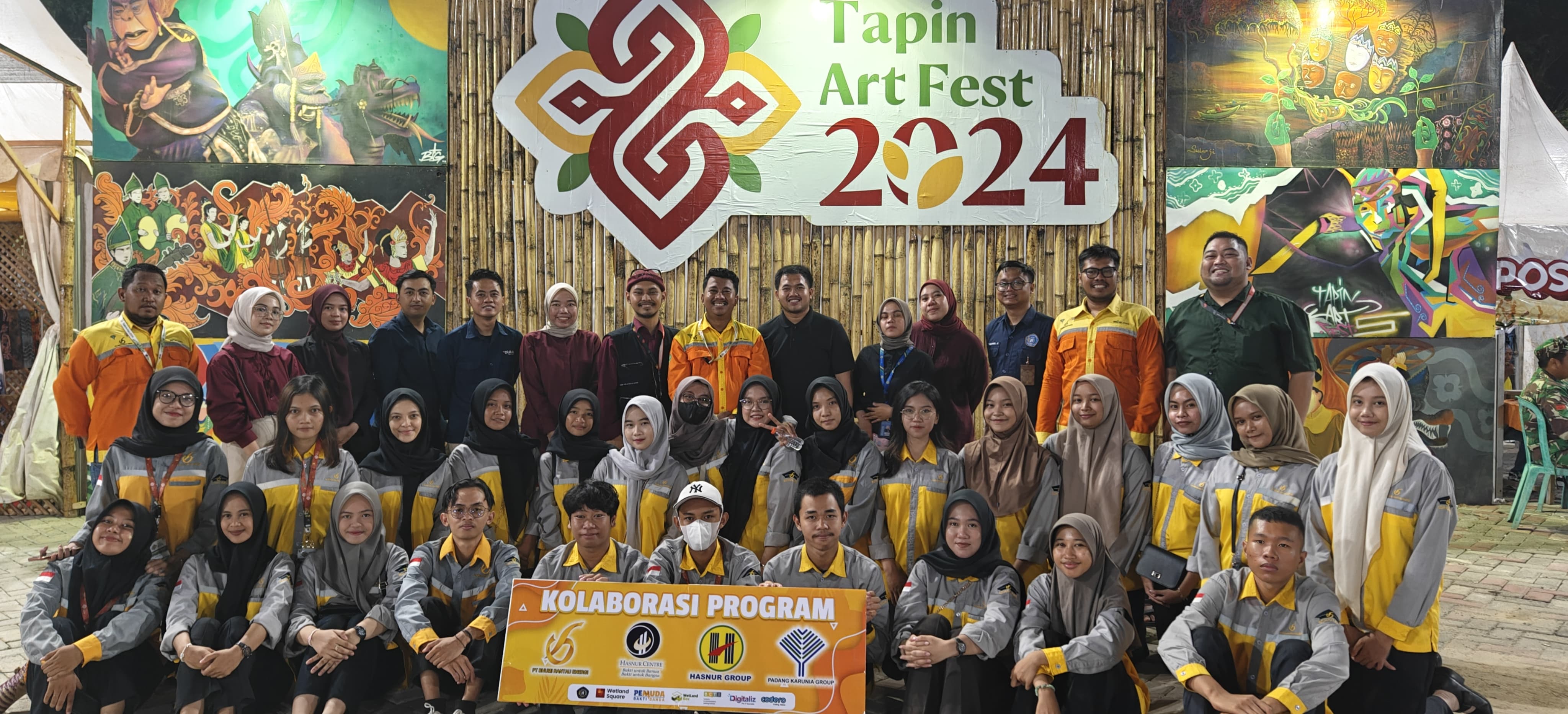 PERSONAL BRANDING: Saat Tapin Art Festival digelar personal branding oleh perusahaan.
