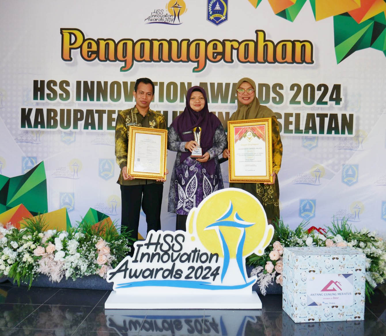 PENGHARGAAN: Inovasi Silapat menjadi juara pertama kategori OPD dalam ajang HSS Innovation Awards 2024.