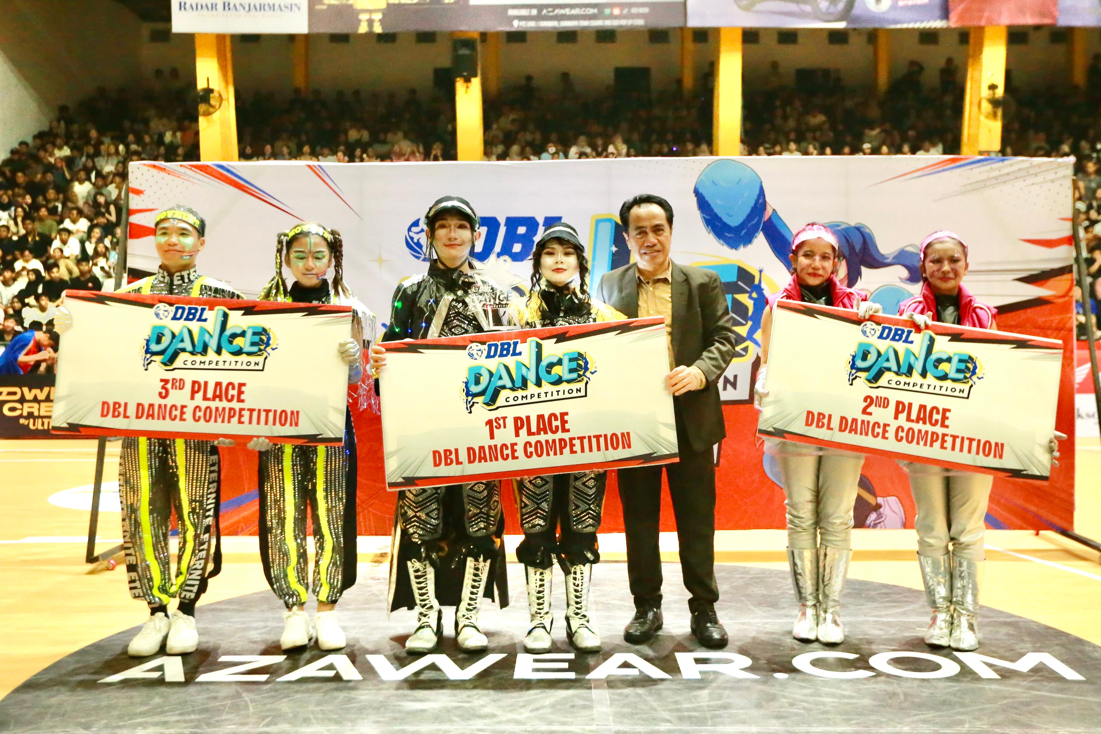 PARA JUARA:SMA Frater Don Bosco Banjarmasin kembali juarai DBL Dance Competition. Menyusul di posisi kedua SMAN 7 Banjarmasin dan SMAN 1 Pelaihari di posisi ketiga.