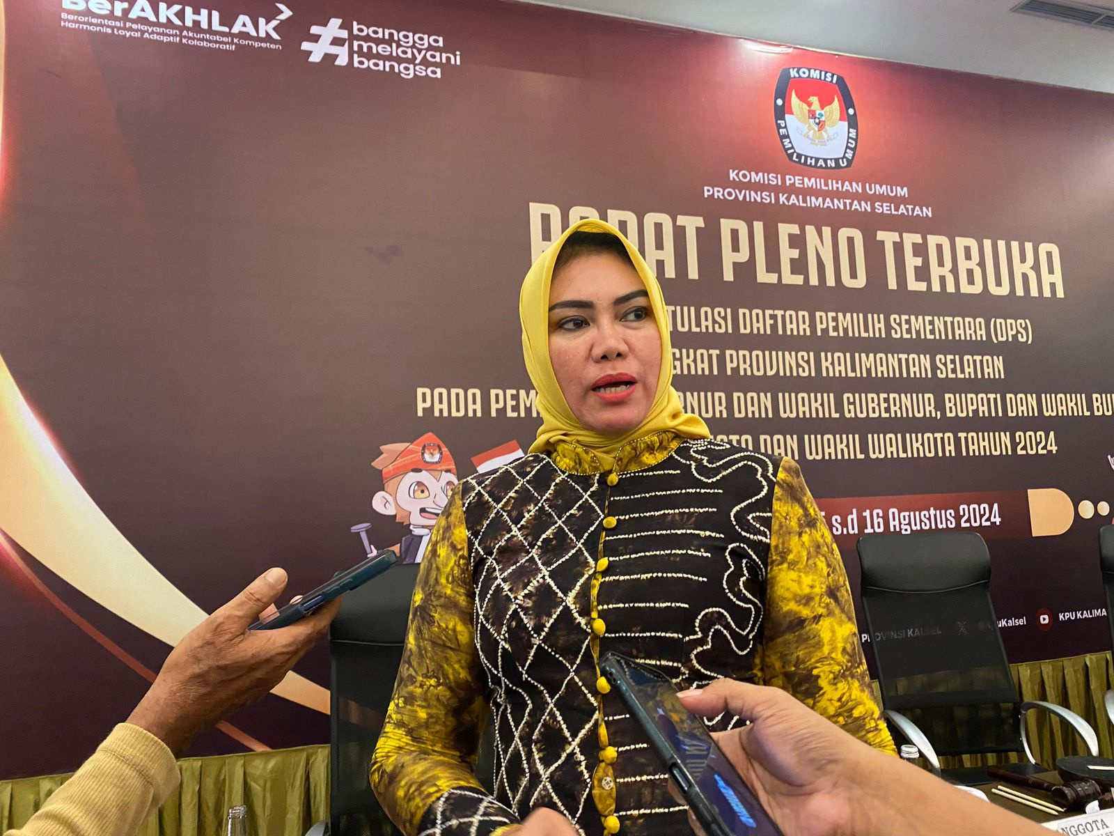 Ketua KPU Kalsel, Andi Tenri Sompa.(Foto:Muhammad Oscar Fraby/Radar Banjarmasin)