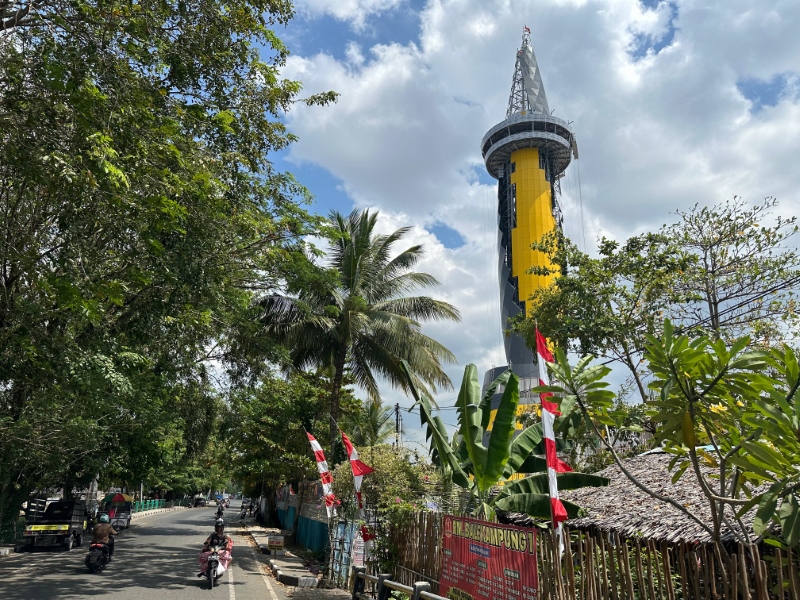 MENJULANG: Tugu Nol Kilometer di Jalan Sudirman Banjarmasin bakal menjadi ikon Kalsel, seperti Monas di Jakarta&nbsp;