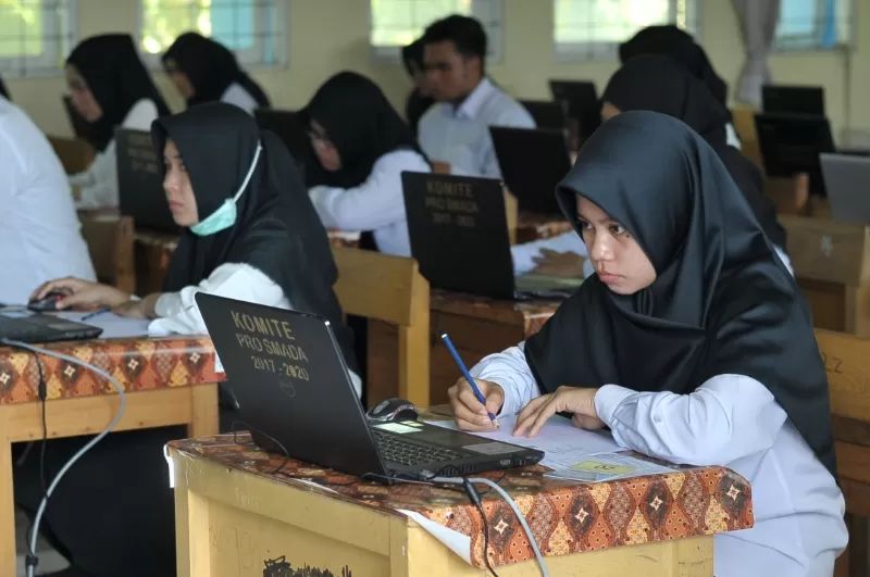 TES:Pemprov Kalsel sudah menyiapkan tiga lokasi pelaksanaan tes SKD dengan metode CAT.(Foto:dokumentasi/Radar Banjarmasin)