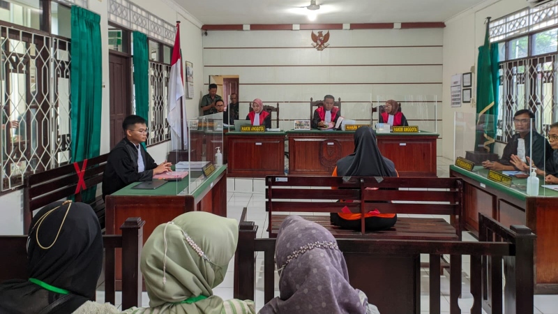 PERKARA: Sidang perkara penipuan berkedok penanaman modal usaha suplai solar dengan terdakwa Fitrian Noor (FN), Selasa (20/8) tadi.
