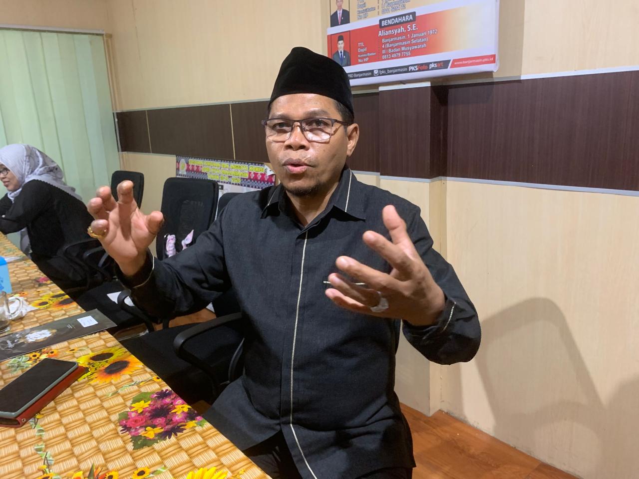 MUNCUL: Ketua DPD PKS Kota Banjarmasin, Mathari.(Foto Endang/Radar Banjarmasin)