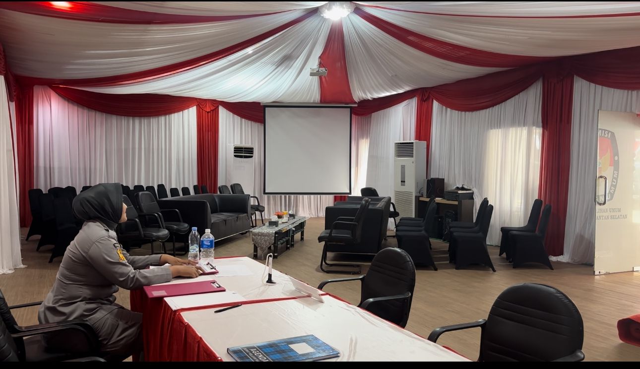 SEPI:Suasana hari pertama pendaftaran pasangan Cagub-Cawagub Kalsel 2024 di KPU Kalsel, Selasa (27/8/2024).(Foto:Muhammad Oscar Fraby/Radar Banjarmasin)