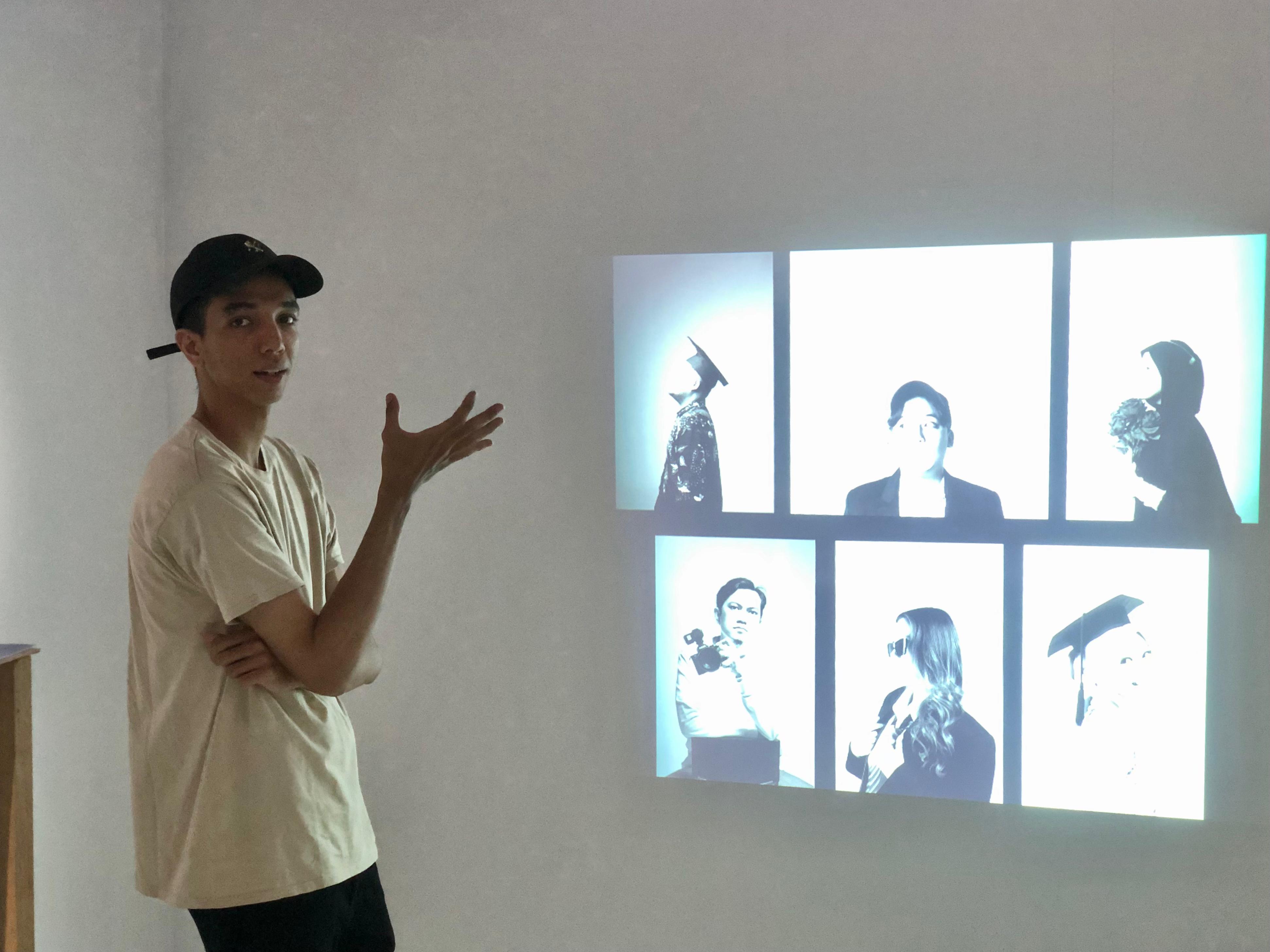 ESTETIS: Ket2mu Gallery memajang rekam jejak perjalanan studionya lewat lembar-lembar foto estetis.