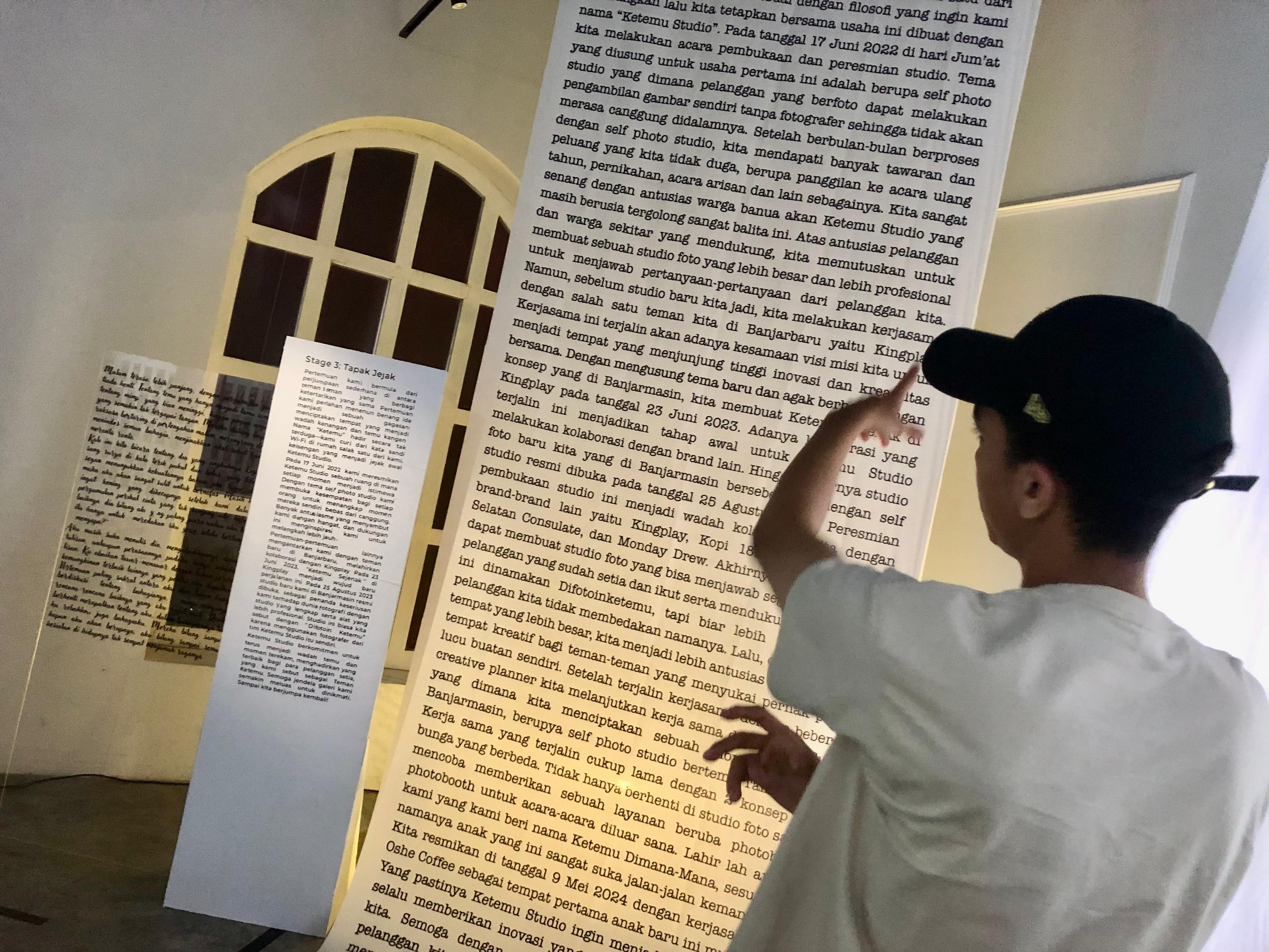 ESTETIS: Ket2mu Gallery memajang rekam jejak perjalanan studionya lewat lembar-lembar foto estetis.