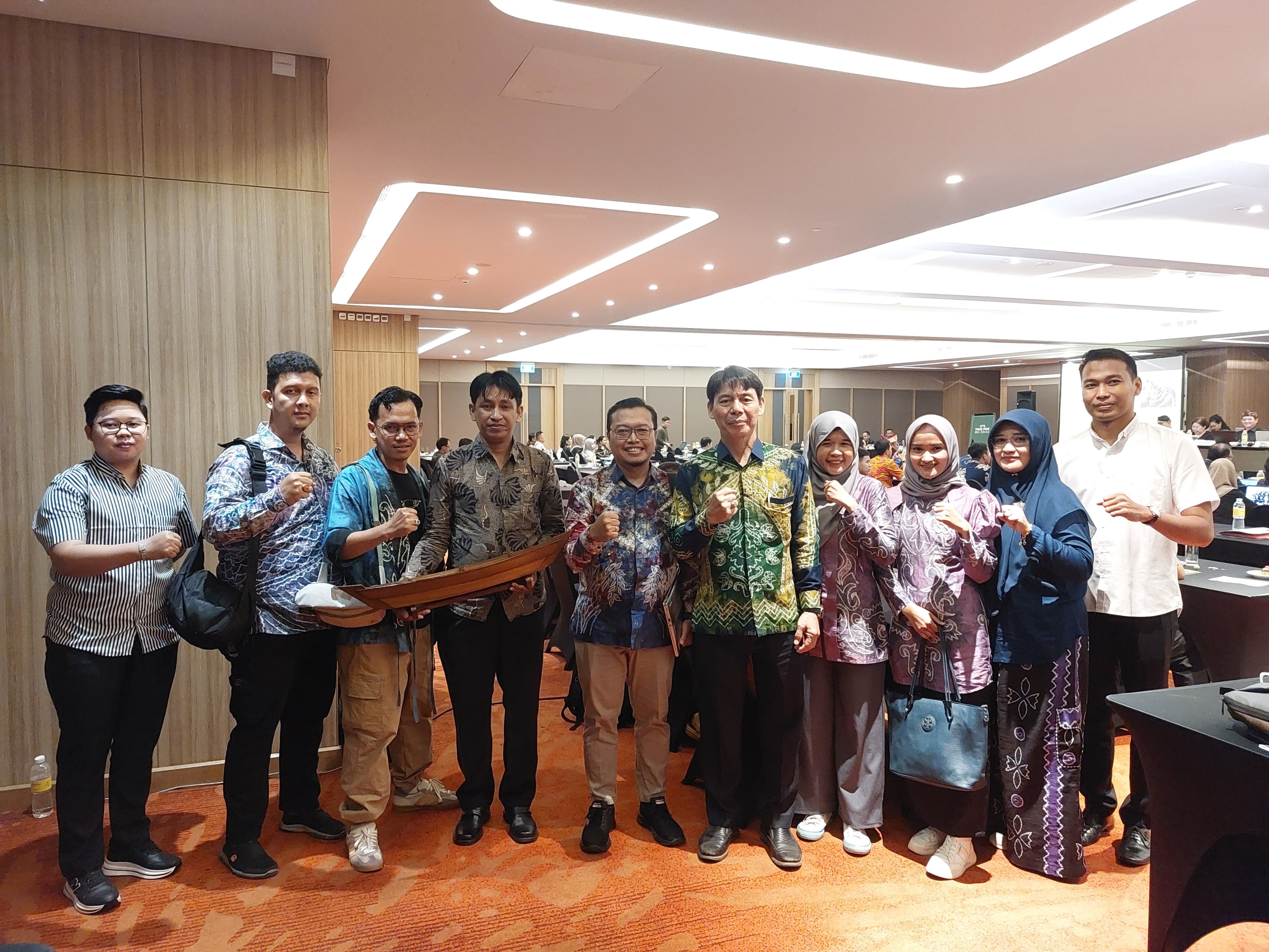 IKUTI PROSES: Tim Disbudpar Tapin saat mengikuti sidang pengusulan WBTB. (Foto: Disbudpar Tapin untuk Radar Banjarmasin)