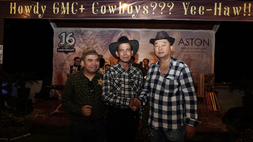 NEXT HOST &ndash; Hotel Galaxy Banjarmasin terpilih sebagai next host event  di September 2024. GM Galaxy Banjarmasin, M Irfan Nasution menerima mandate dari Ketua Panpel, Nokvan.