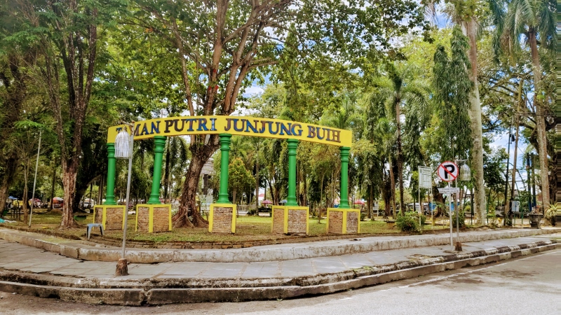 SEJUK: RTH Putri Junjung Buih jadi salah satu taman kota tertua di Kabupaten HSU.
