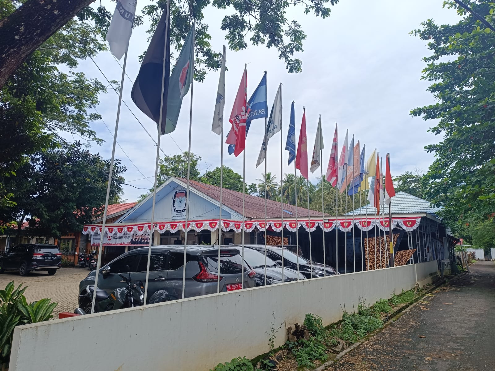 BATAS AKHIR: KPU HSS sampai batas akhir pendaftaran hanya menerima tiga Paslon yang mendaftar Pilkada HSS 27 November mendatang.