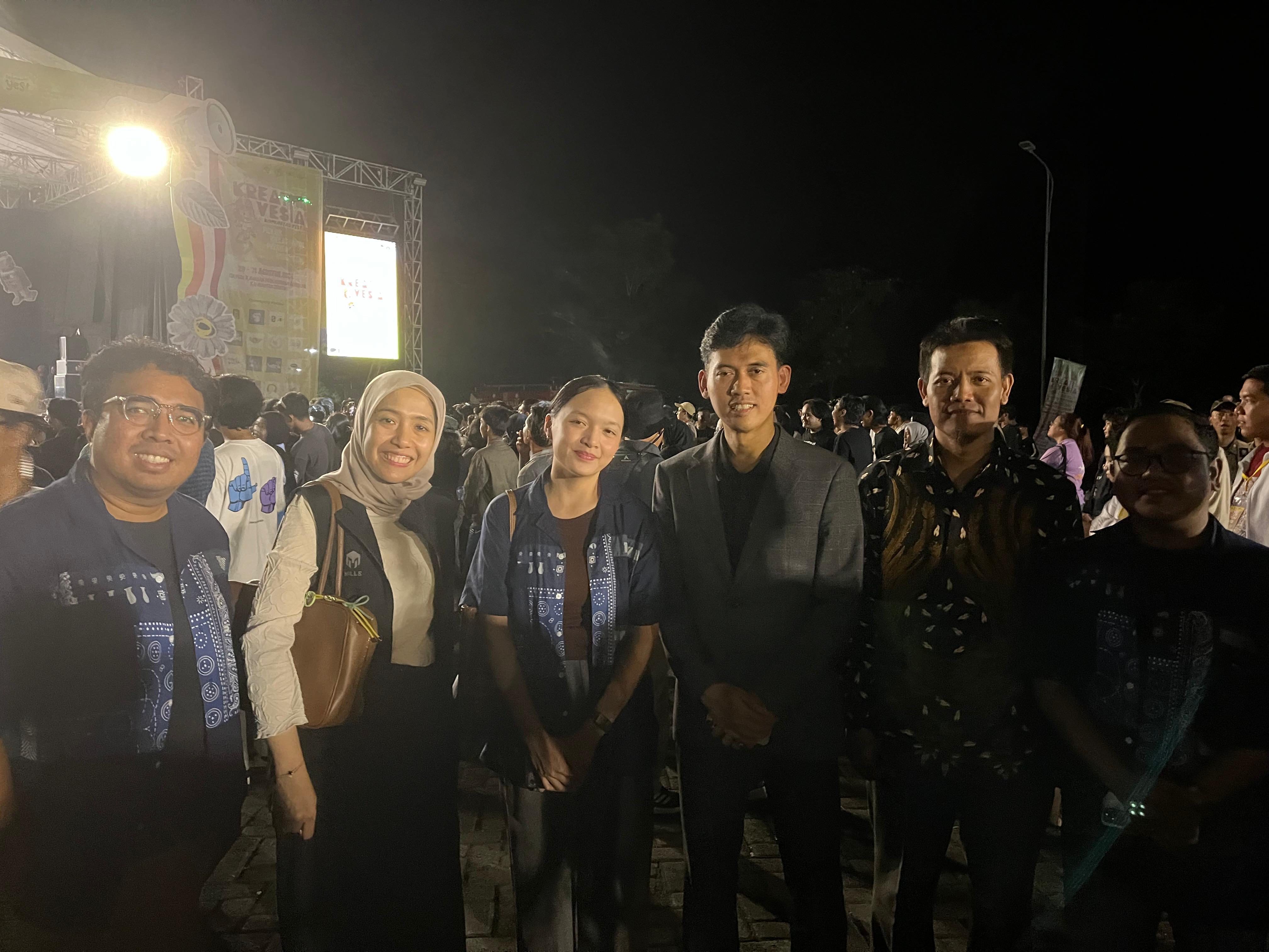 MOMEN: Deputi Pembudayaan Pemuda Kemenpora RI, M Asrorun Ni&rsquo;am Sholeh bersama Lucia Daniella dari PT Astra International Tbk, dan Grup Astra Banjarmasin