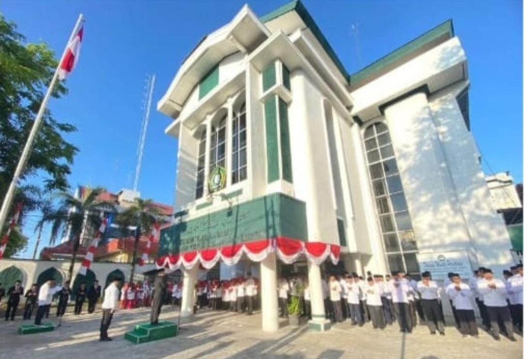APEL: Peringatan HUT RI di Halaman Kantor Kanwil Kemenag Kalsel di Banjarmasin, tahun ini Kemenag Kalsel kebagian 352 formasi, termasuk formasi untuk alumni Ma