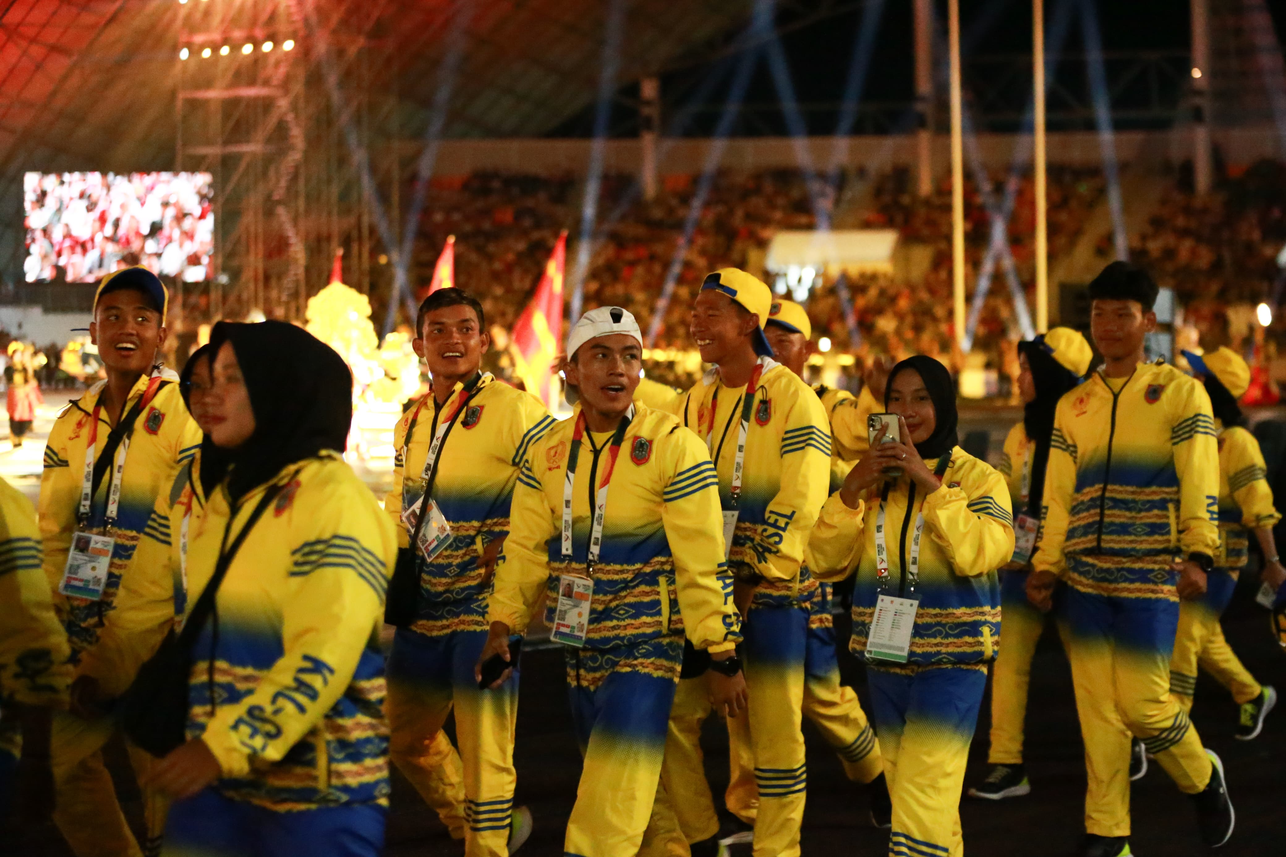 SUASANA: Pembukaan PON XXI 2024 Aceh-Sumut yang berlangsung di Stadion Harapan Bangsa, Banda Aceh, Senin (9/9/2024) malam. (Foto: M Idris Jian Sidik/Radar Banjarmasin)