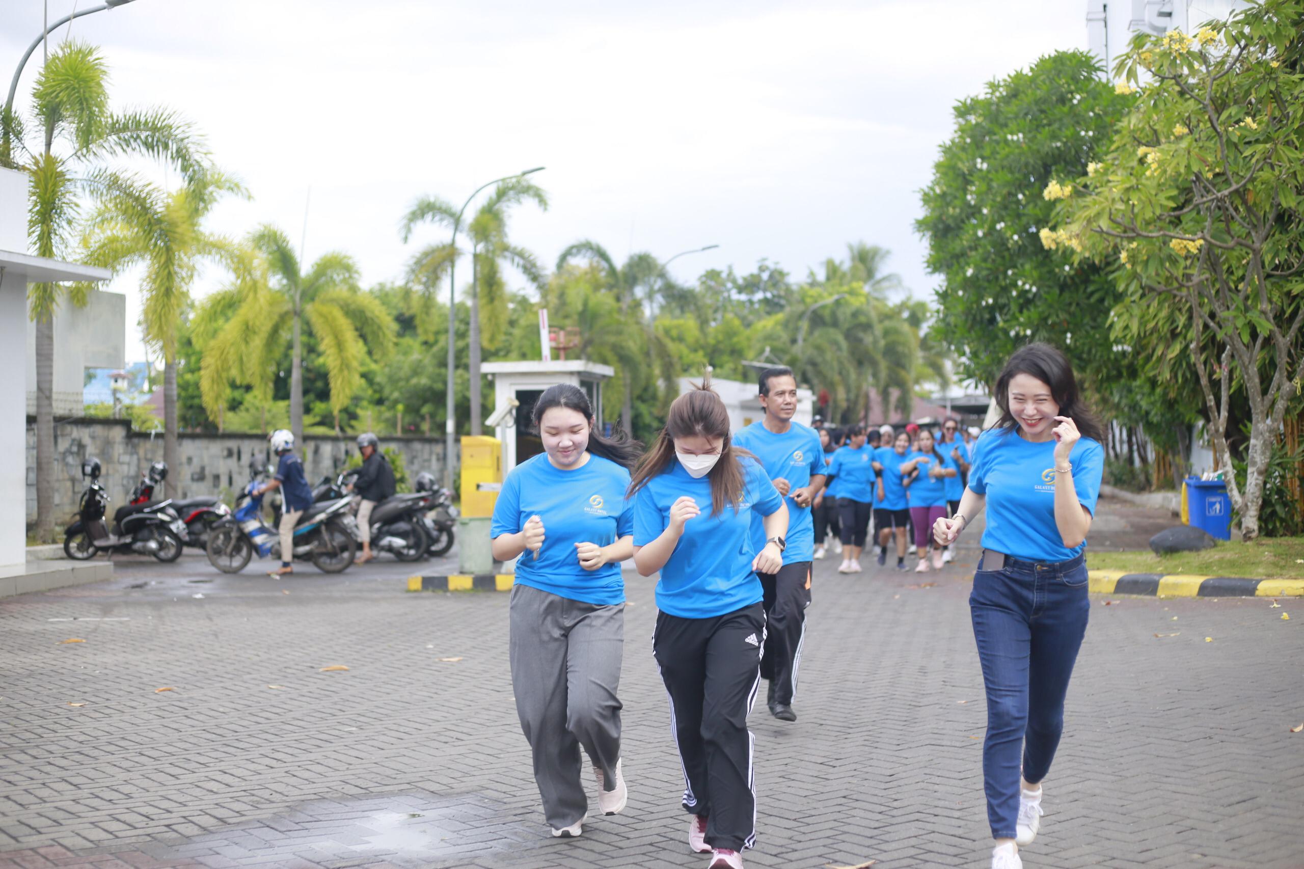 SERU: Momen keseruan event lari santai Galaxy Hotel Banjarmasin, Senin (10/9) tadi.