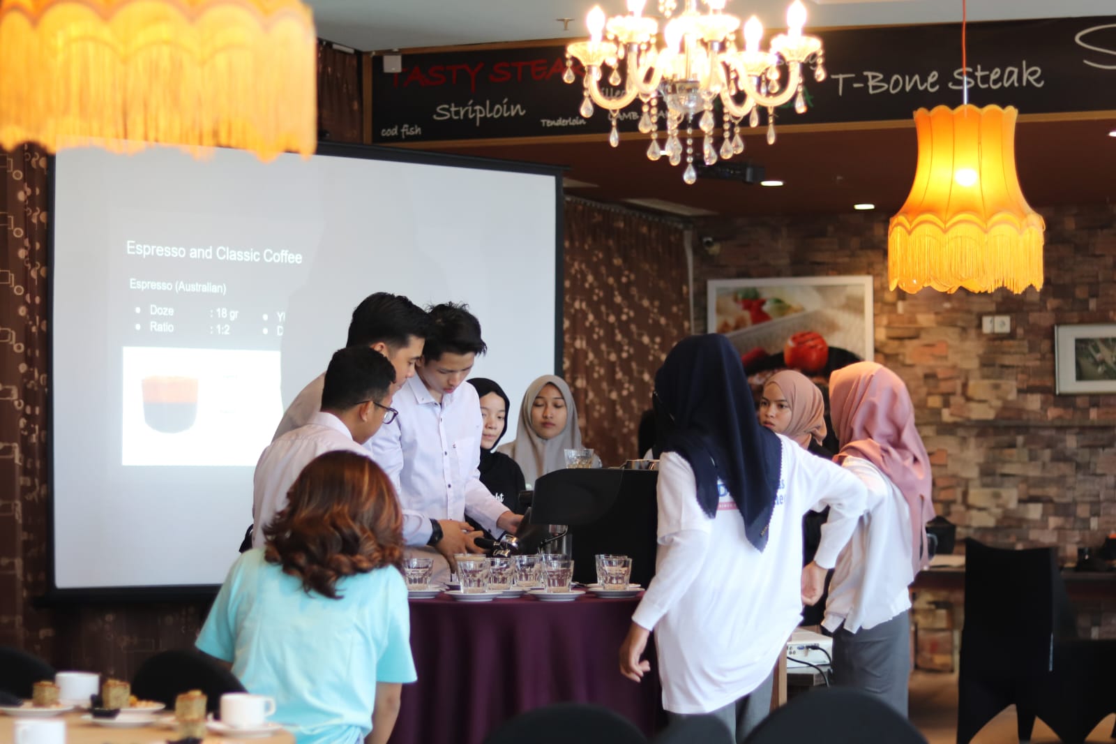 DISABILITAS: Komunitas Disabilitas Borneo saat menjadi tamu di perayaan We Care Better 2024