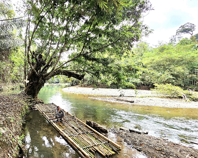 BATALEJUN: Batara Lembah Air Terjun di dusun Sawang, Desa Mamigang, Kecamatan Halong, Kabupaten Balangan.