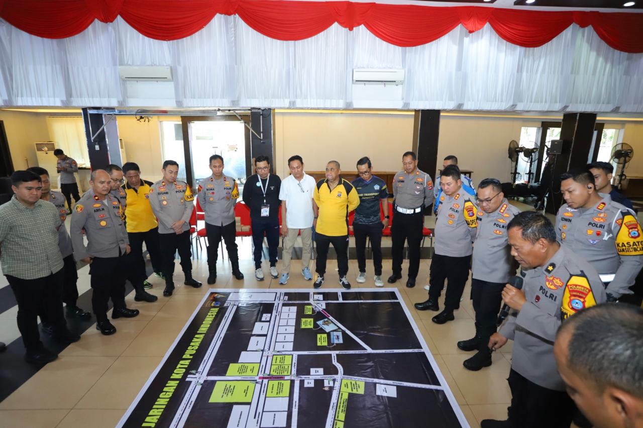 REKAYASA ARUS:Satlantas Polresta Banjarmasin akan menutup dan mengalihkan sejumlah titik jalan demi kelancaran Karnaval JKPI ke-4 2024, Jumat (20/9/2024).(foto:Maulana/Radar Banjarmasin)