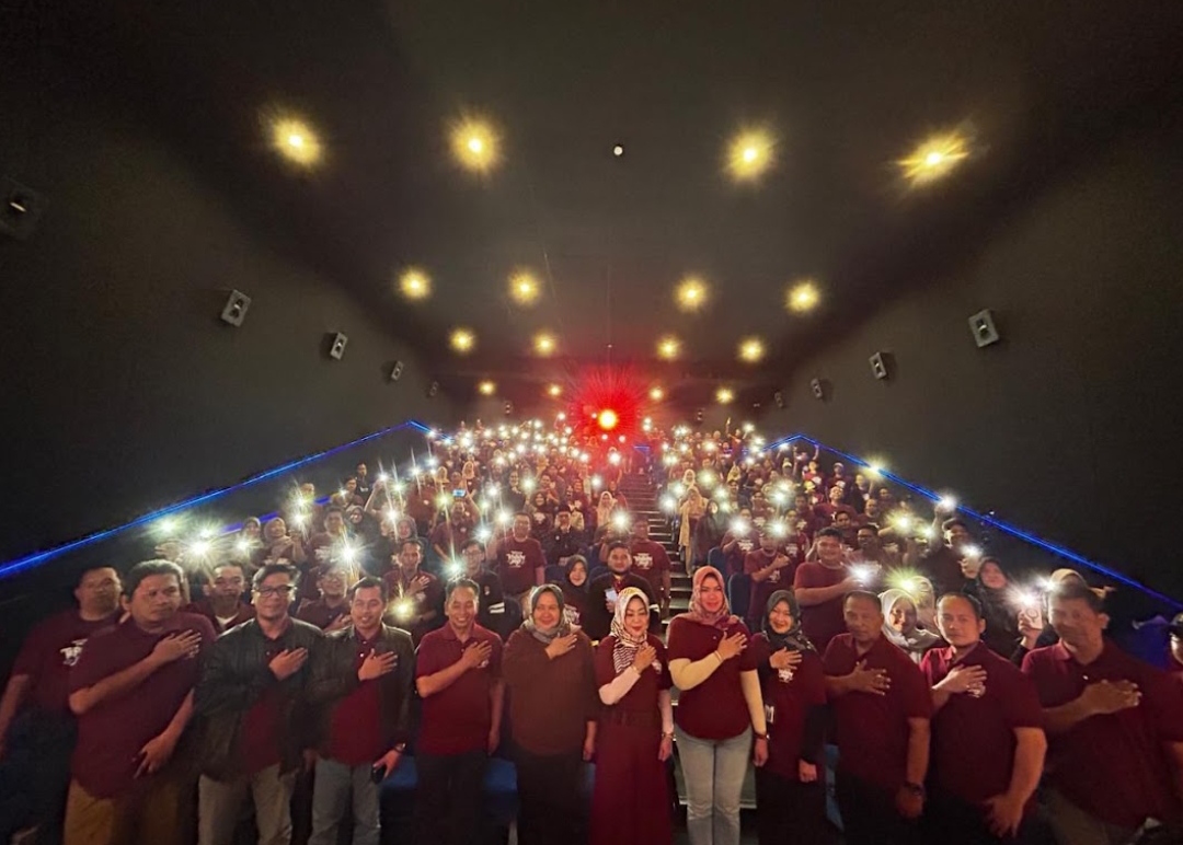 NONBAR: KPU Kalsel menggelar nonton bareng (nobar) film &lsquo;Tepatilah Janji&rsquo; di Bioskop Kota Cinema Mall (KCM) Banjarmasin, Rabu (18/9) malam.