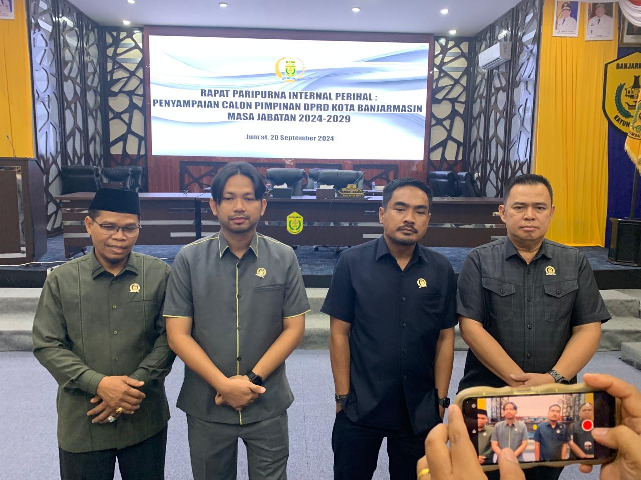 PIMPINAN: Empat legislator terdiri dari Mathari, Rikval Fachruri, Harry Wijaya dan Muhammad Isnaini akan menempati kursi pimpinan di DPRD Kota Banjarmasin.(Foto Endang Syarifuddin/Radar Banjarmasin)