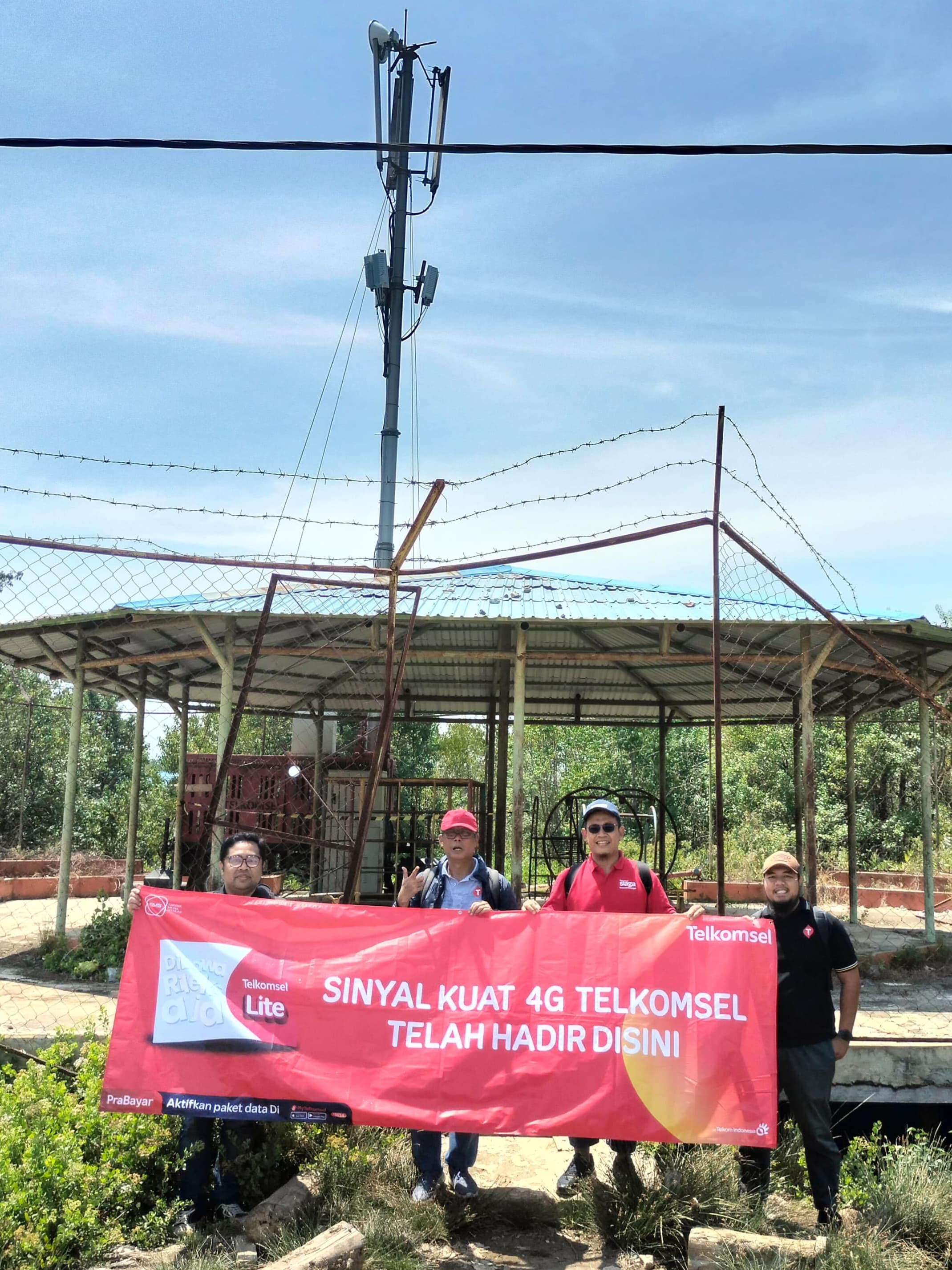 PERTAMA: Telkomsel menjadi operator pertama dan satu-satunya di Kuala Lupak