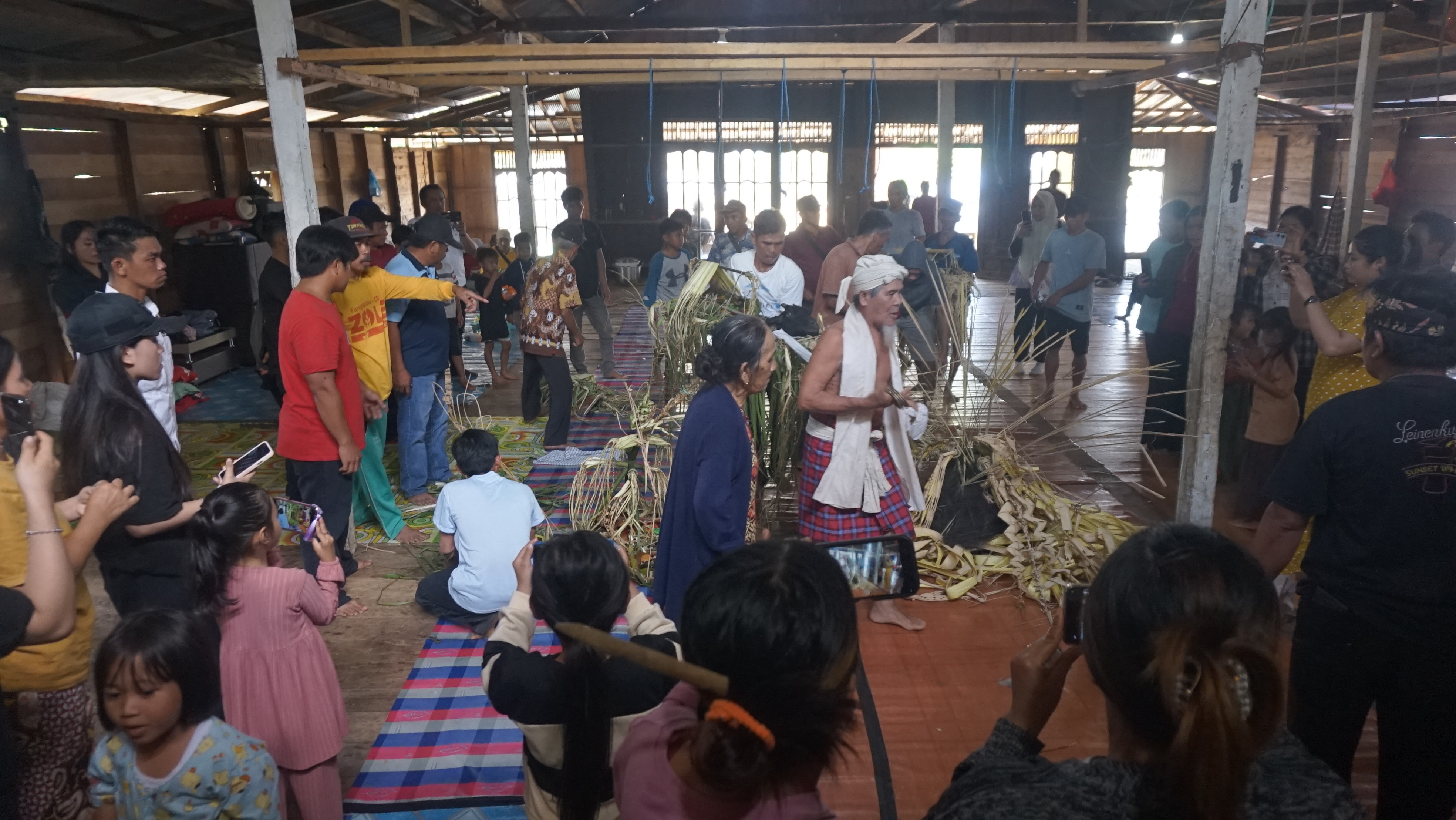 UPACARA ADAT: Aruh Bawanang Dayak Kaharingan berlangsung di Lereng Meratus Desa Hampang.