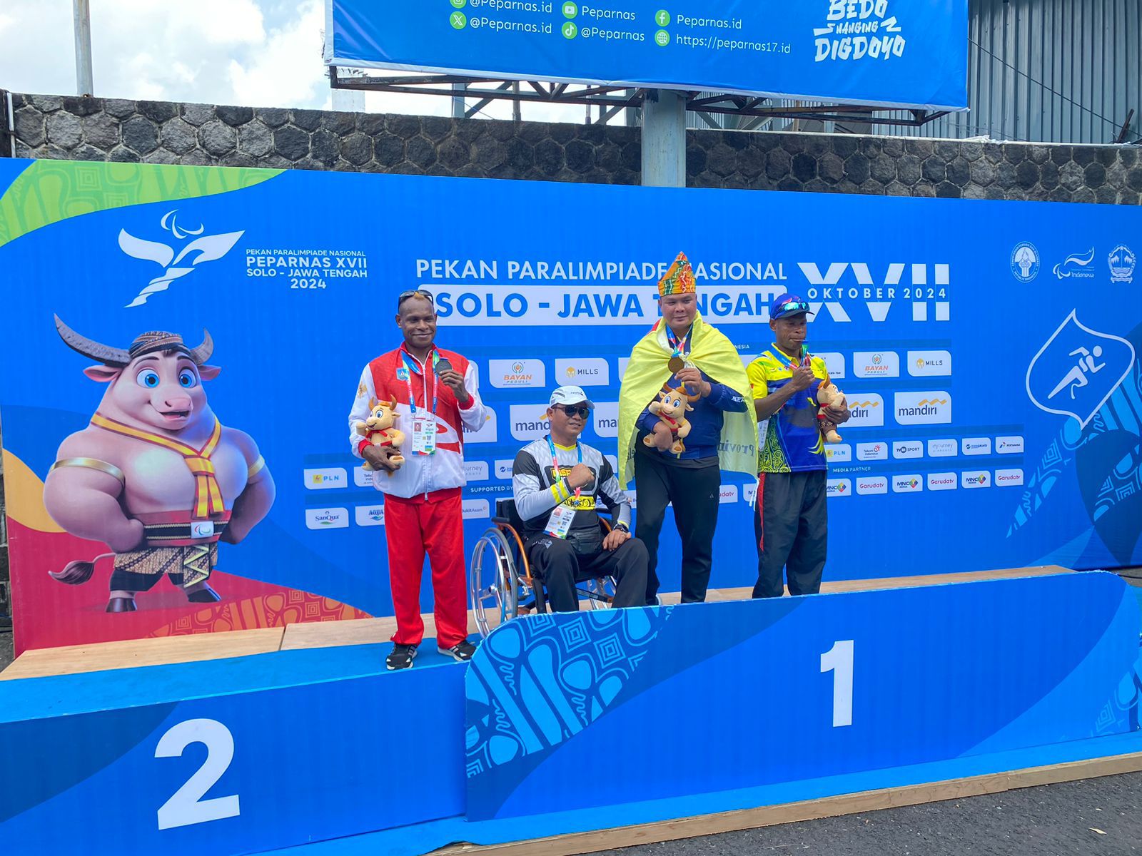 SELAMAT: Kontingen NPCI Kalimantan Selatan cabor atletik kembali sumbangkan medali emas di Peparnas XVII.