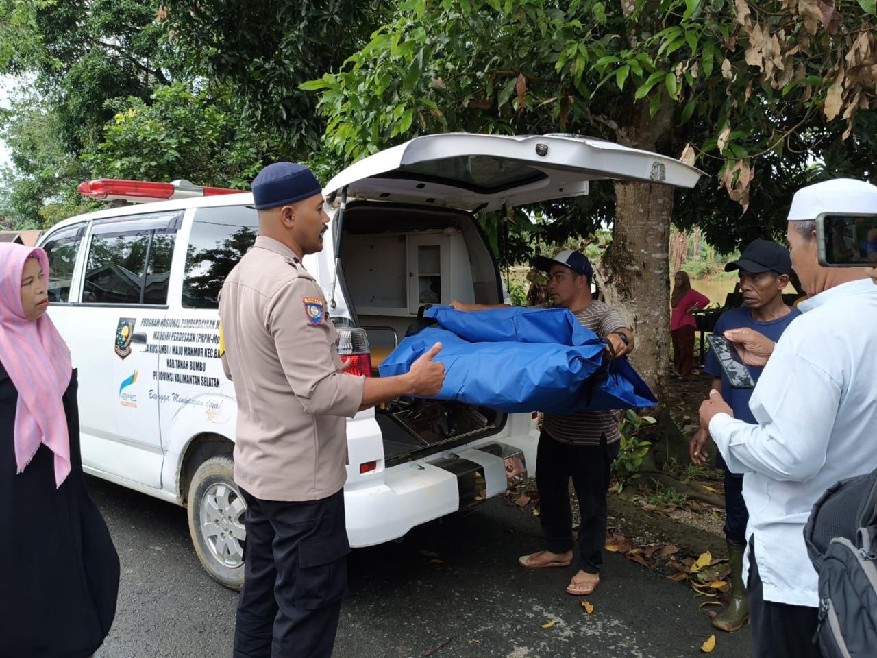 MASIH DICARI:Kepolisian menyelidiki penemuan jasad bayi di DAS Batulicin, Kabupaten Tanah Bumbu.(Foto:Polsek Batulicin untuk Radar Banjarmasin)