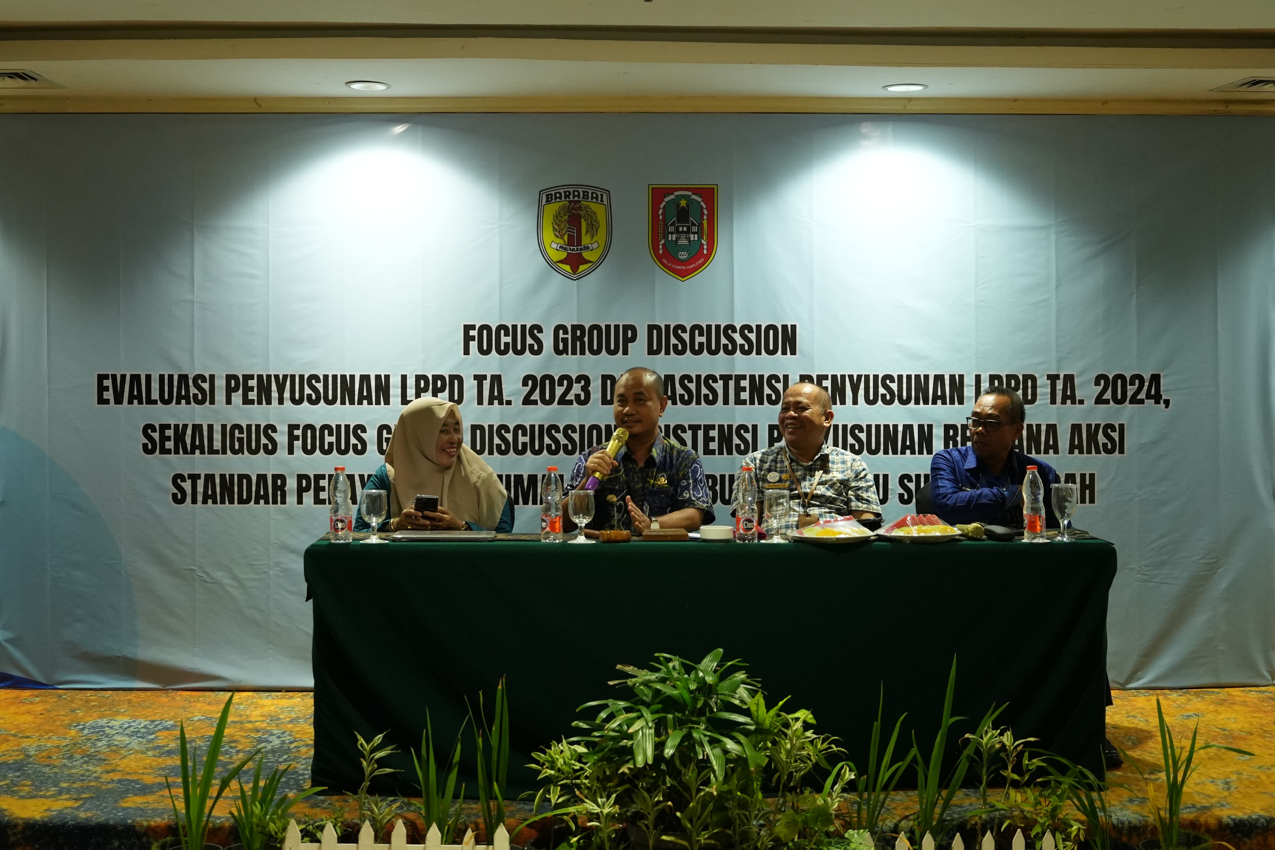 HADIR: Pjs Bupati HST, H Faried Fakhmansyah membuka FGD dan penyusunan SPM Kabupaten HST. (Foto: Prokom HST)