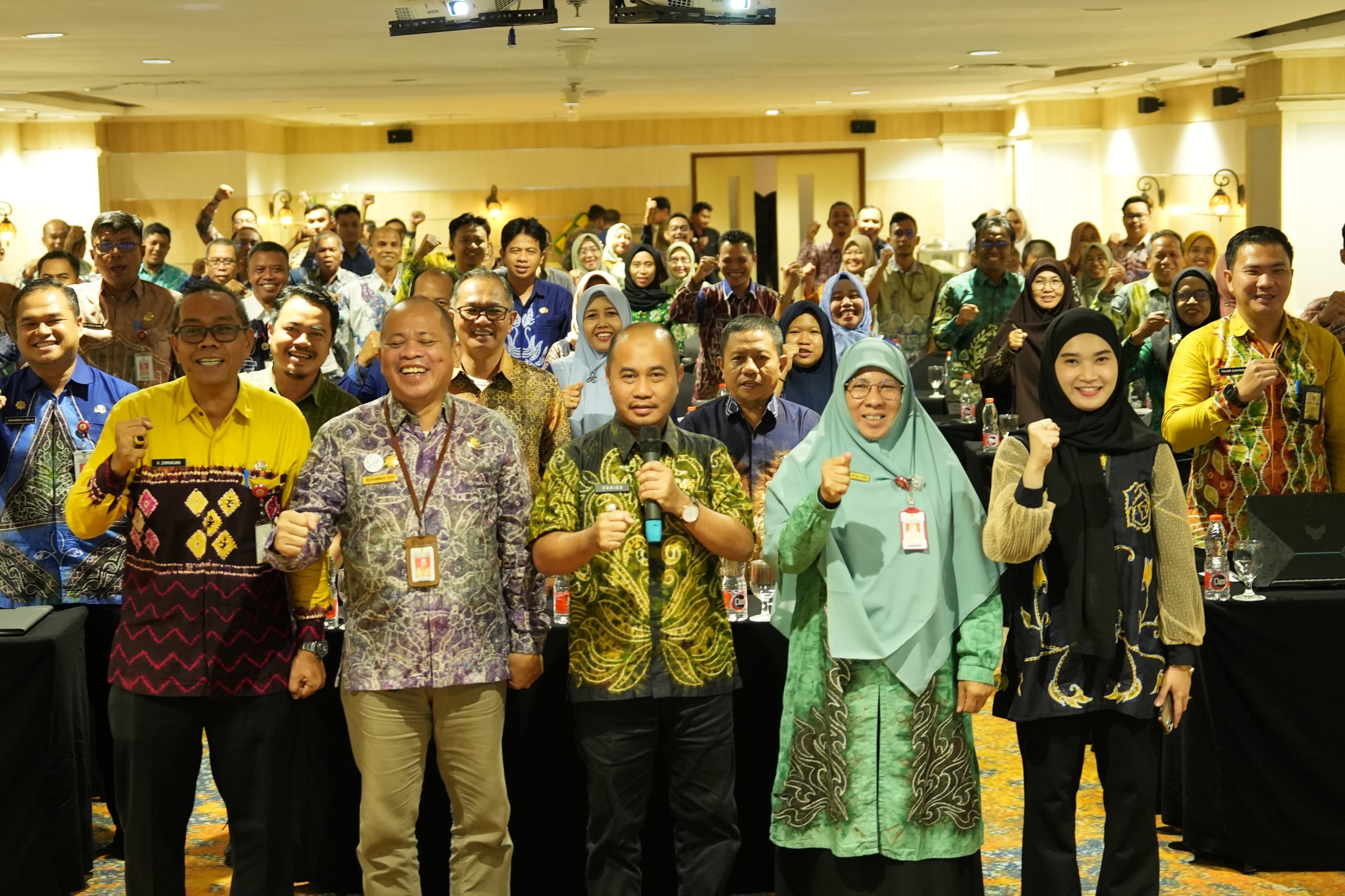DIBUKA: Pjs Bupati HST, Faried Fakhmansyah membuka acara FGD dan evaluasi dan penyusunan LPPD. (Foto: Prokom HST)