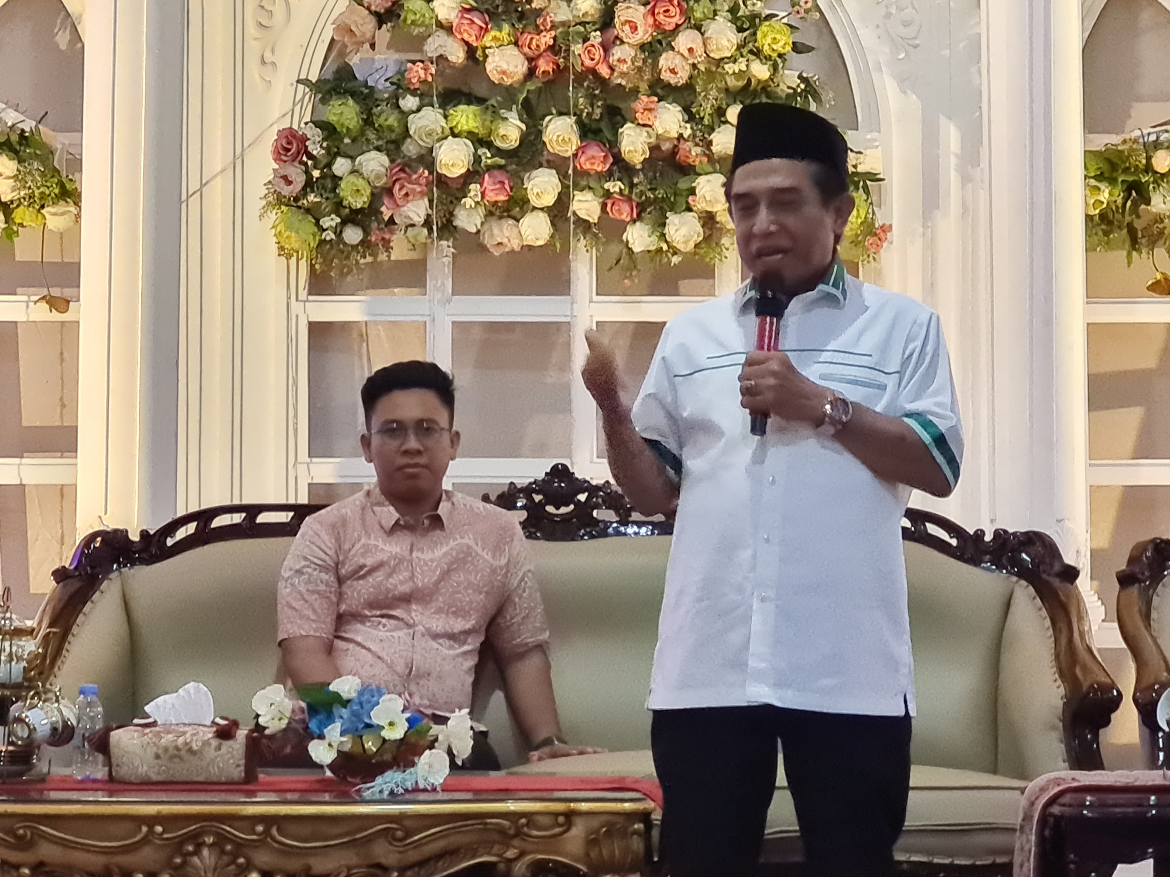 Paslon Pilwali Arifin Noor-Supian Akbari menghadiri seminar dengan tenaga pendidik sekolah swasta, Ahmad (13/10/2024) sore.