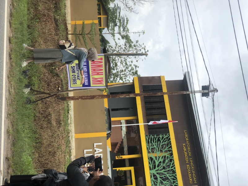 MENUNTUT: Andi Mulfiani menuntut lahannya yang merasa dipakai Pemerintah Daerah Kotabaru di Desa Sebelimbingan.