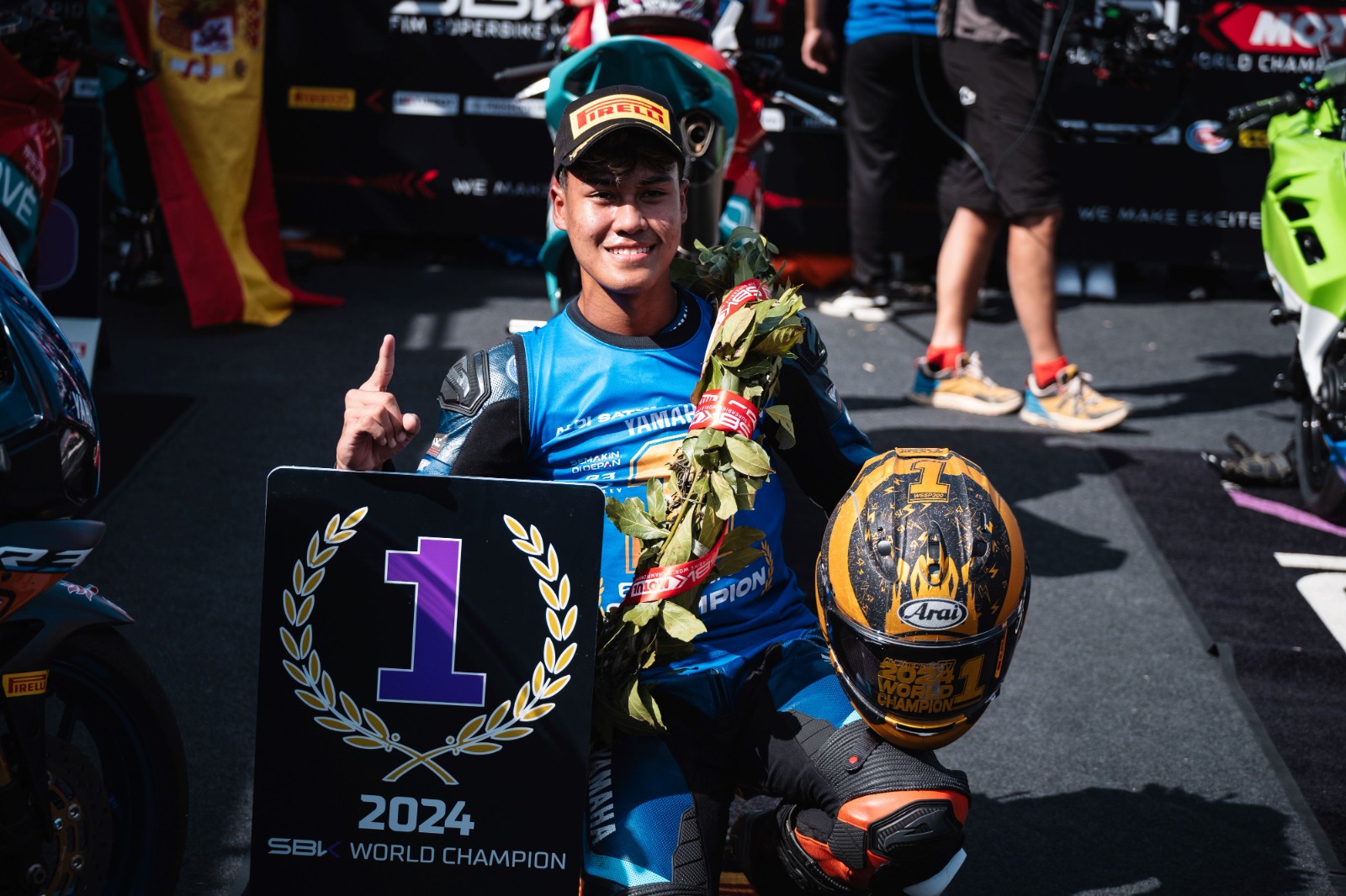 HARUMKAN BANGSA:Aldi Satya Mahendra jadi pembalap Asia pertama yang merengkuh gelar juara dunia WorldSSP300