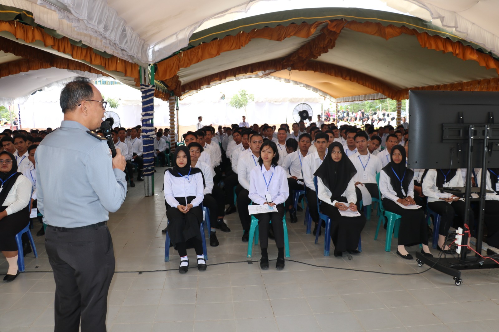 ARAHAN:Kepala Divisi Administrasi Kemenkumham Kalsel, Chandrafriandi Achmad, memberikan arahan kepada para peserta.