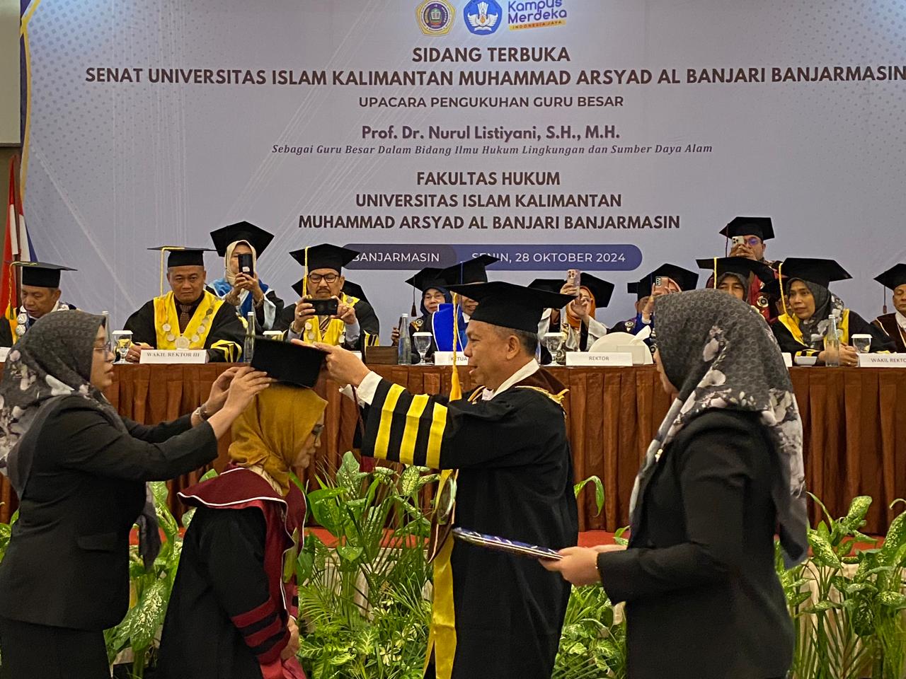 GURU BESAR:Pengukuhan guru besar Uniska, Prof Dr Nurul Listiyani SH MH di Rattan Inn Banjarmasin, Senin (28/10/2024).