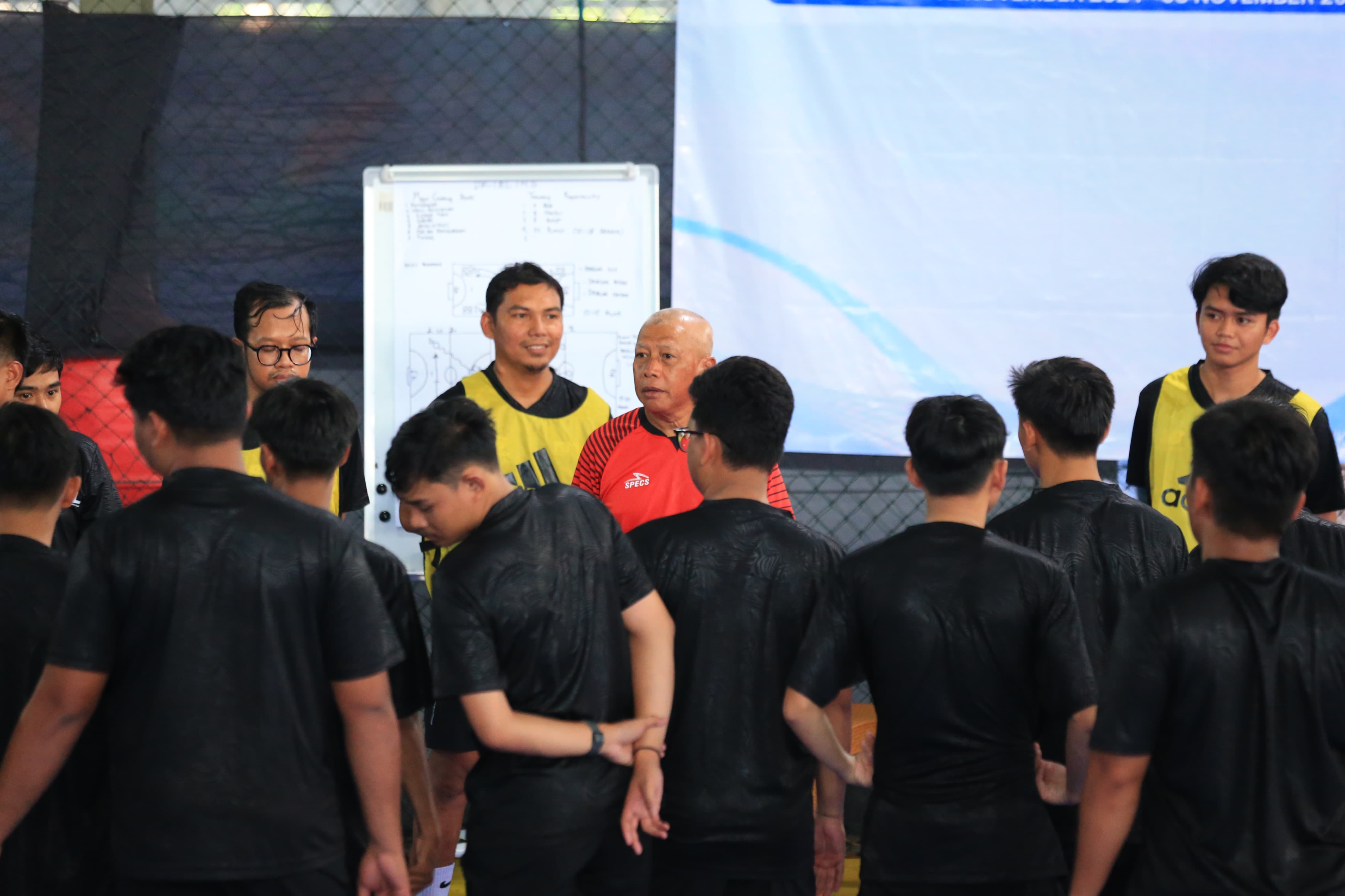 PELATIHAN: Suasana pelatihan pelatih futsal level nasional yang diselenggaran AFP Kalsel di lapangan Borneo Indoor Futsal, Banjarmasin.(M Idris Jian Sidik)