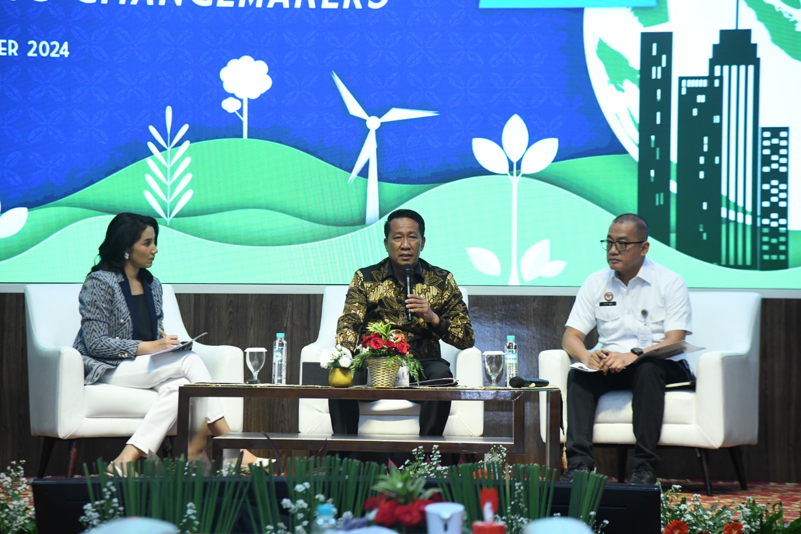 LAYANAN USAHA:Kementerian Hukum meluncurkan layanan pencatatan online bagi social enterprise.