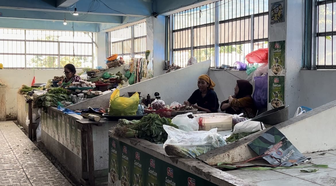 SEPI PENGUNJUNG: Suasana Pasar Pandu di Banjarmasin Timur.